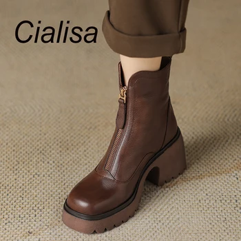 Cialisa/ Къси ботуши на платформа; колекция 2023 г.; сезон есен-зима; Дамски обувки от естествена кожа; Дамски ботильоны ръчно изработени с цип, с кръгло бомбе на висок ток;
