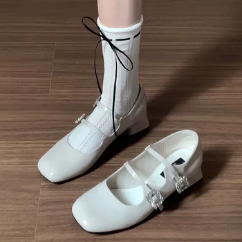 Женски обувки Мари Janes на среден ток С квадратни пръсти и украса под формата на кристали; Есенни Модела обувки на дребни подметка 2024 г.; Удобни Дамски обувки в стил Лолита